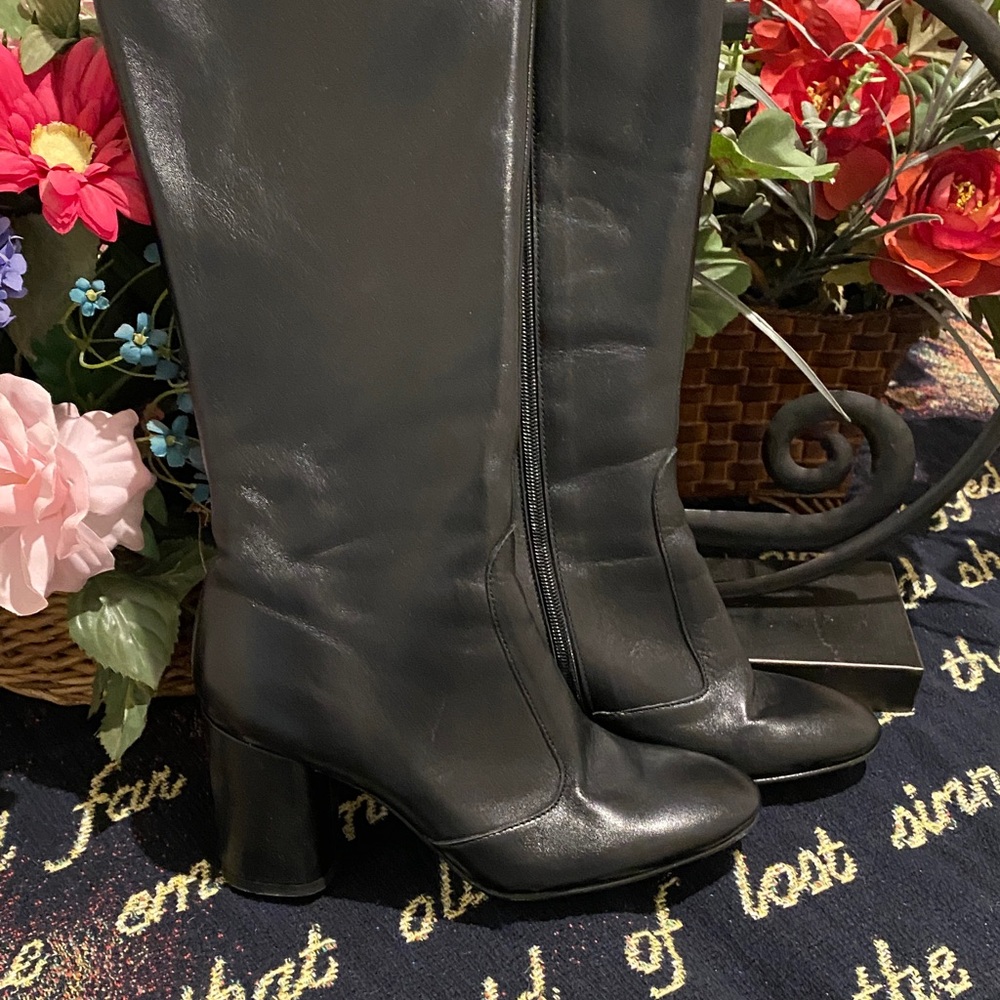 Elegant Black Heeled Boots for Women